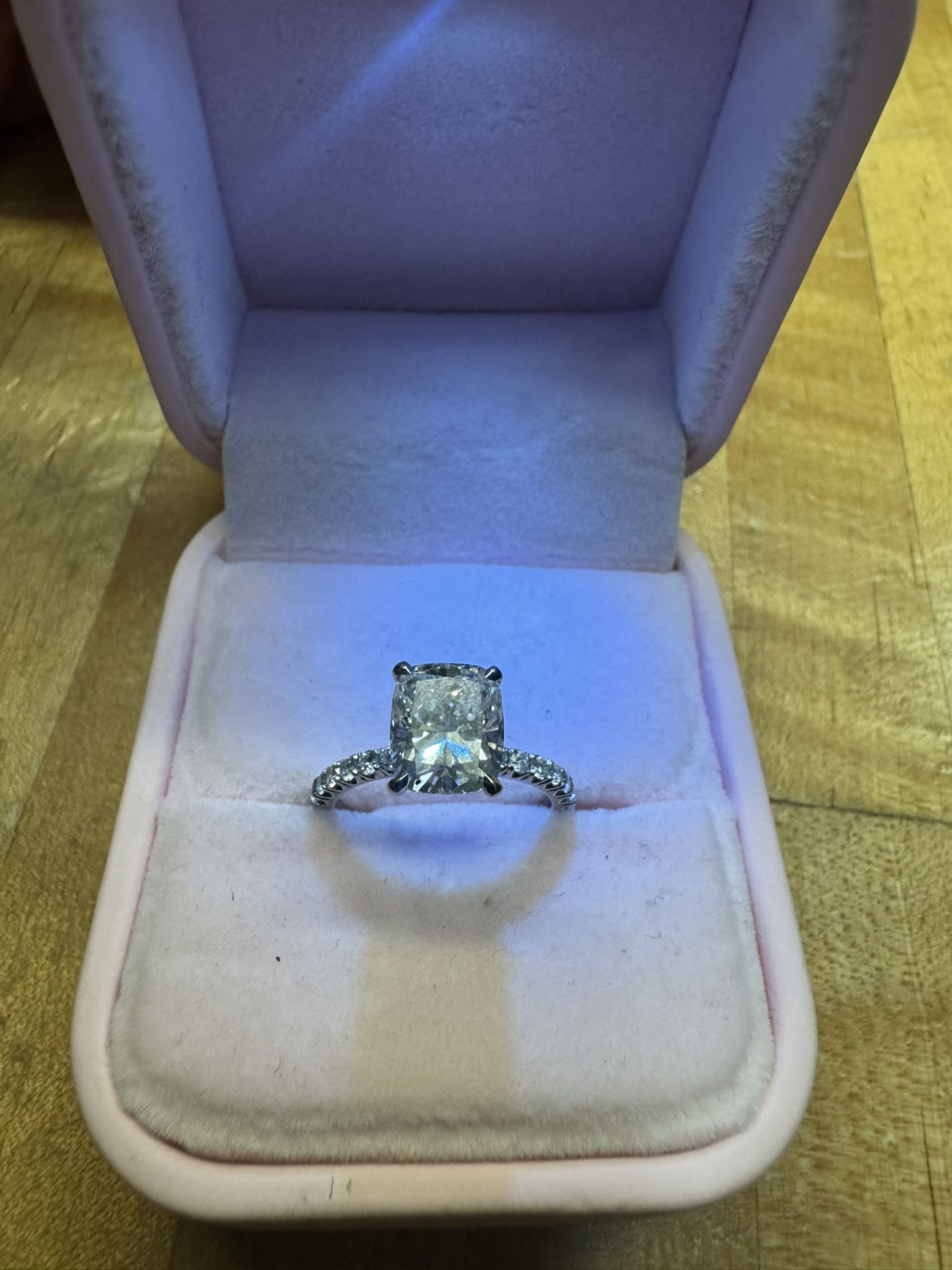Ladies Diamond Ring