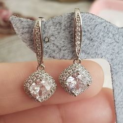 Sterling Silver Small Hook On Earrings With Zirconia Cut Stone ...very Beautiful 