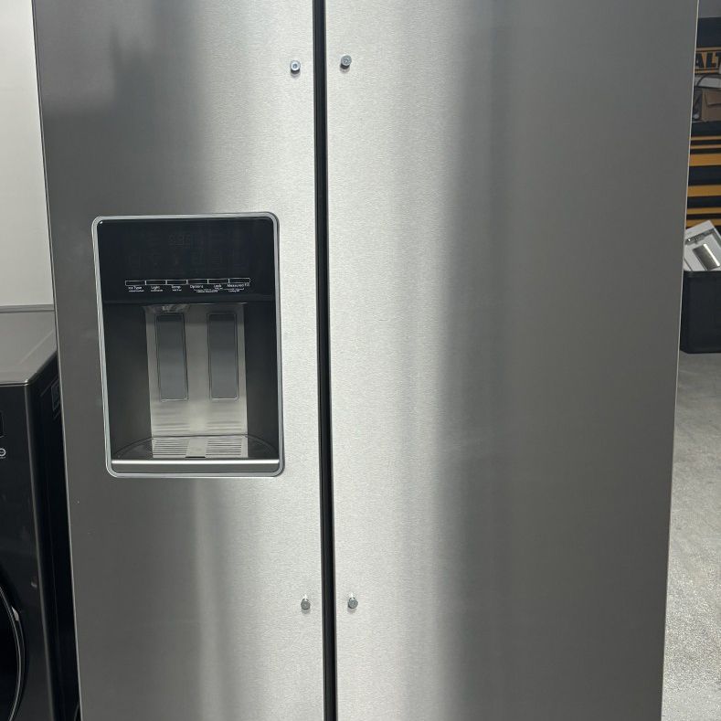 Whirlpool Stainless steel Side-by-Side (Refrigerator) Model : WRS588FIHZ
