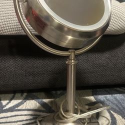 Plug In Light Up Mirror 