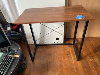 Foldable desk