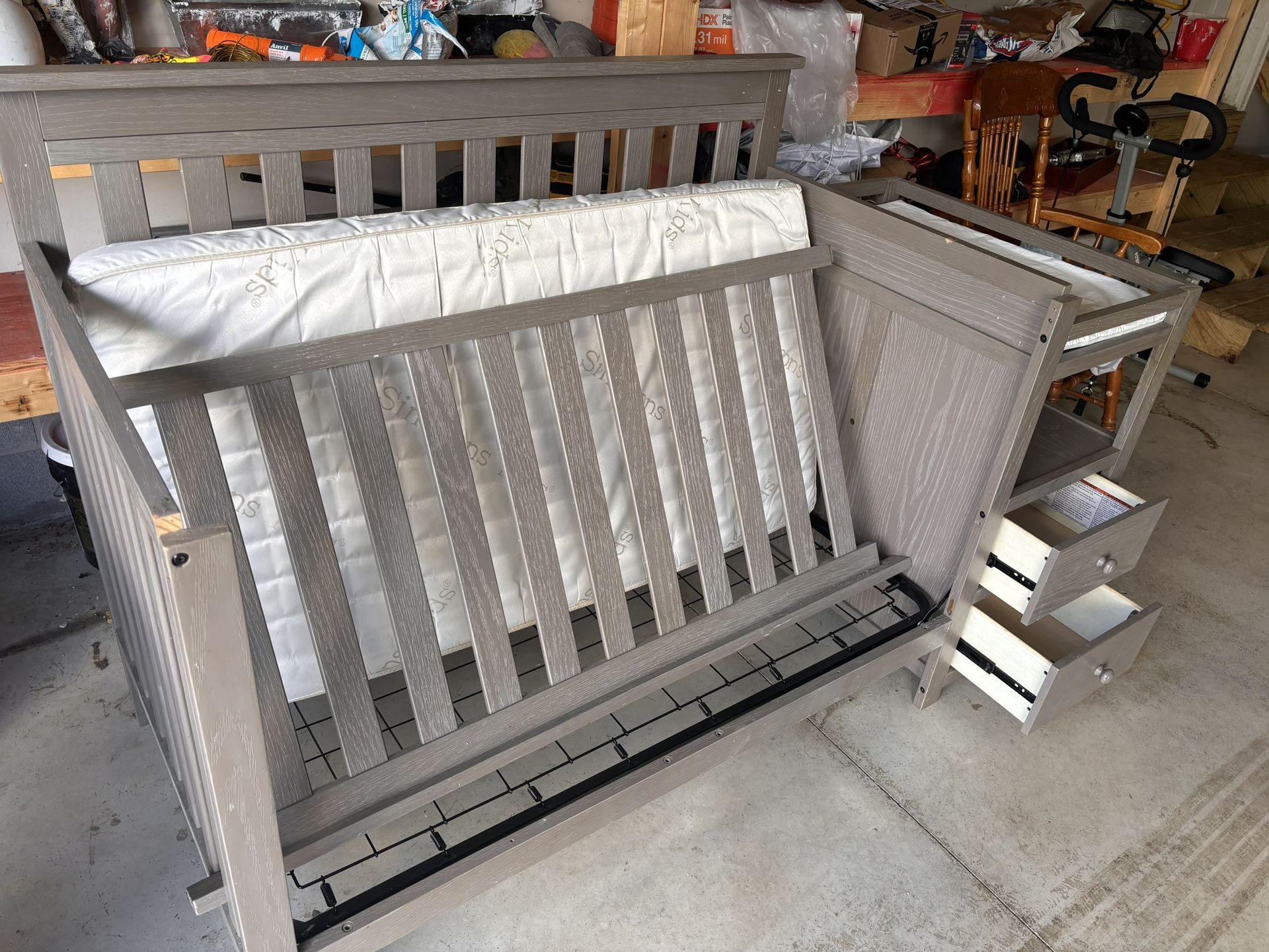 crib in good condition I no longer have use for it $200