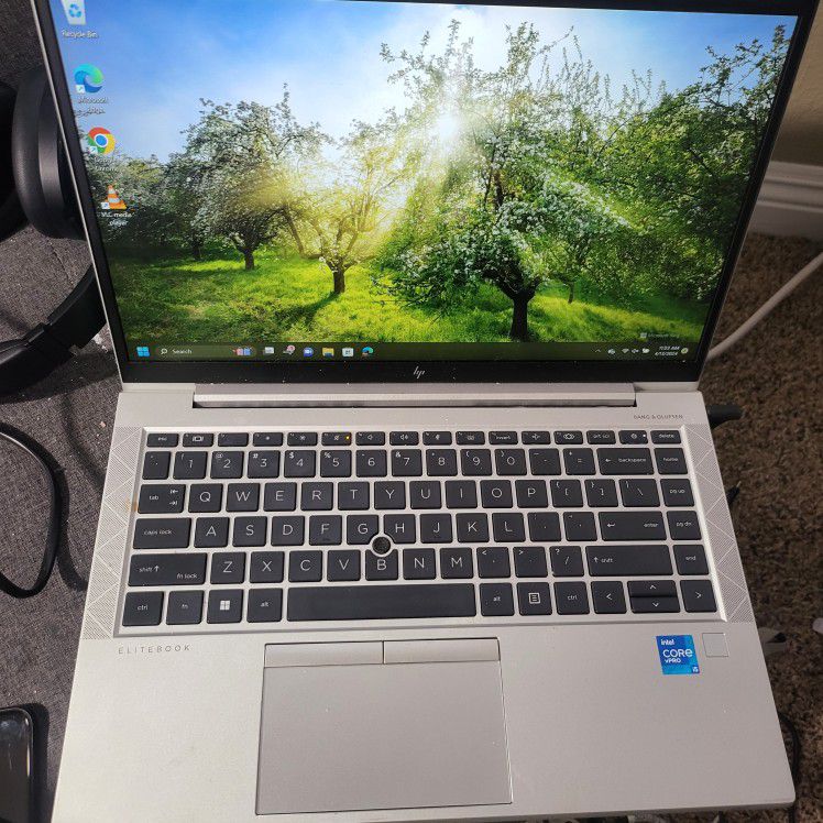 HP - EliteBook 840 G8 14" Laptop - Intel 11th Gen Core i5 with 32GB Memory - Intel Iris Xe Graphics