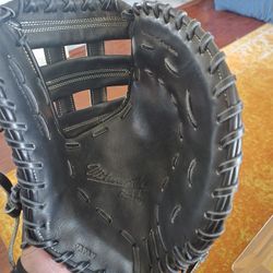 Wilson Staff Japanese First Base Mitt 12.5