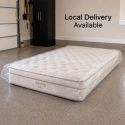 Saatva Classic King Set Mattress w/ foundation, 14.5" Plush, Like New - Retail $3000 - Delivery Available