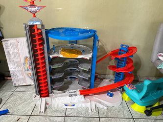 Hot wheels super ultimate garage