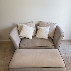 H.M. Richards Loveseat W/ Ottoman 