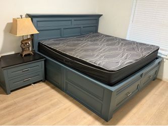 Bed king side