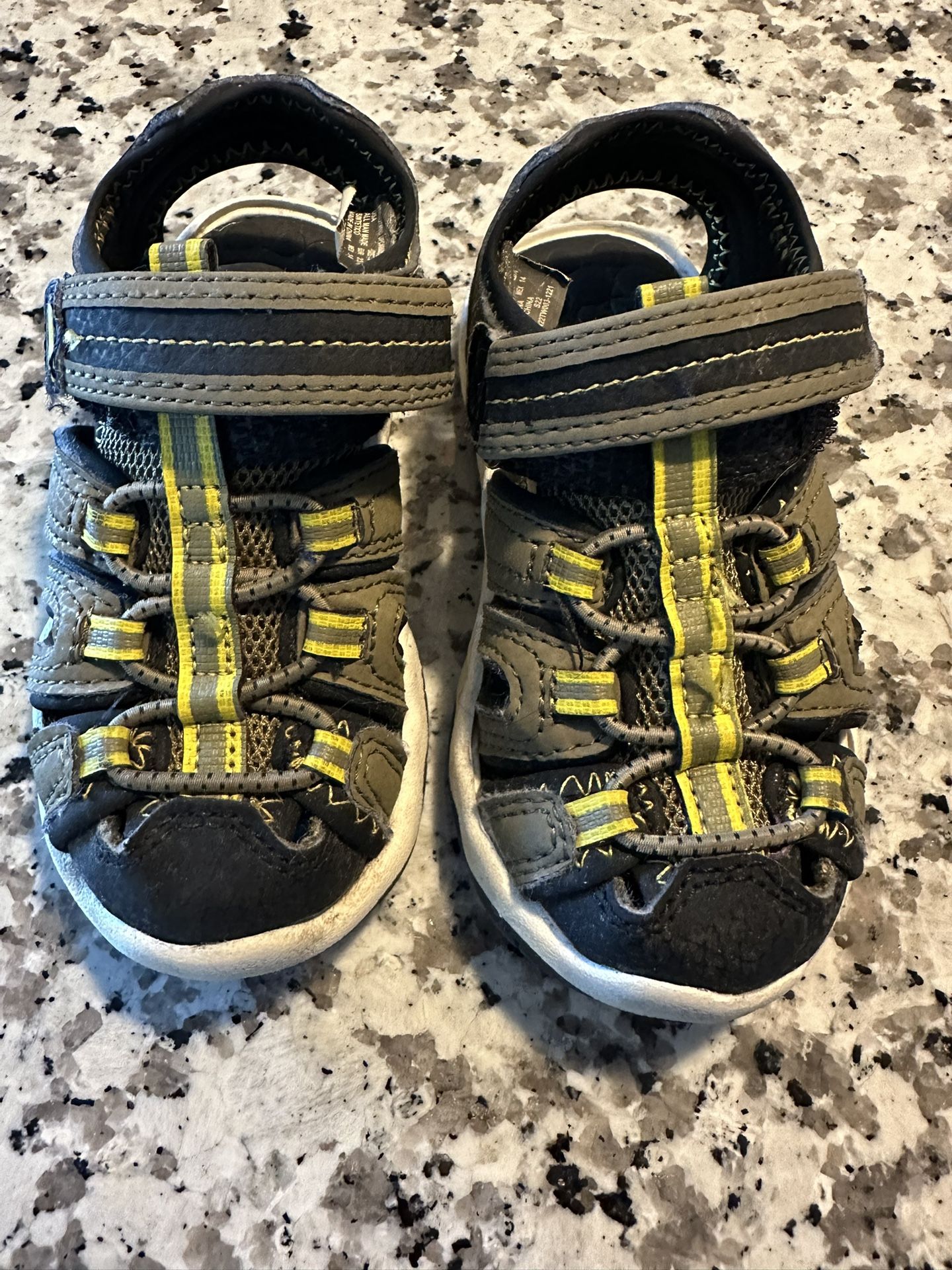 Toddlers Sandals Size 7