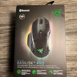 Basilisk V3 Pro Customizable Wireless Gaming Mouse with Razer HyperScroll Tilt