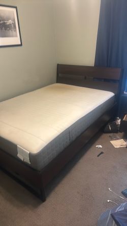 Full size bed with mattress
