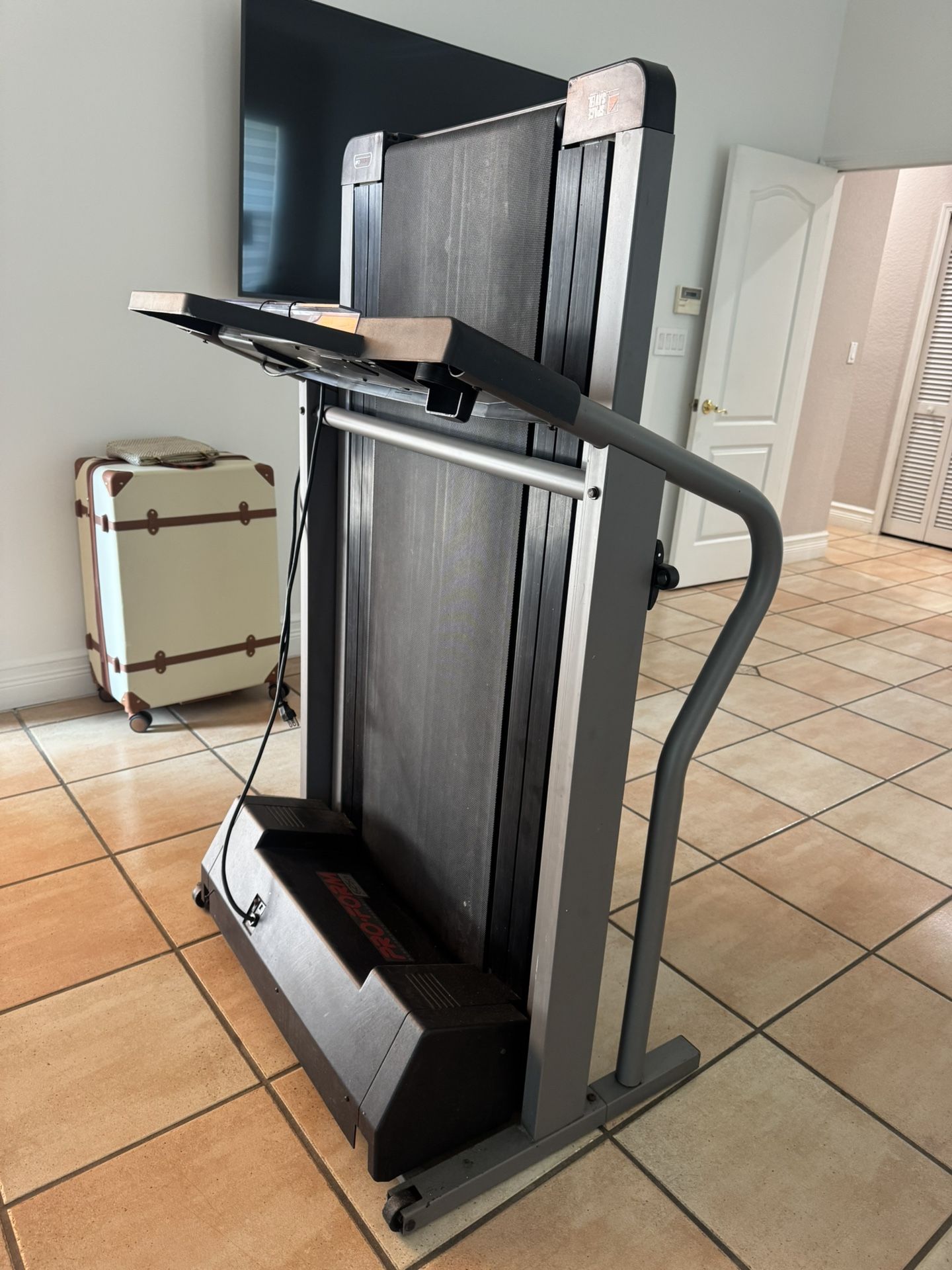 Working Treadmill With Incline 