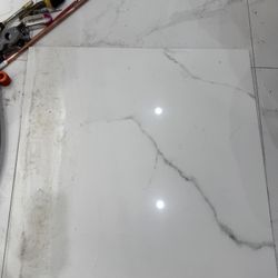 arge Format Marble-Look Porcelain Tiles – 31” x 31” (Approx.)