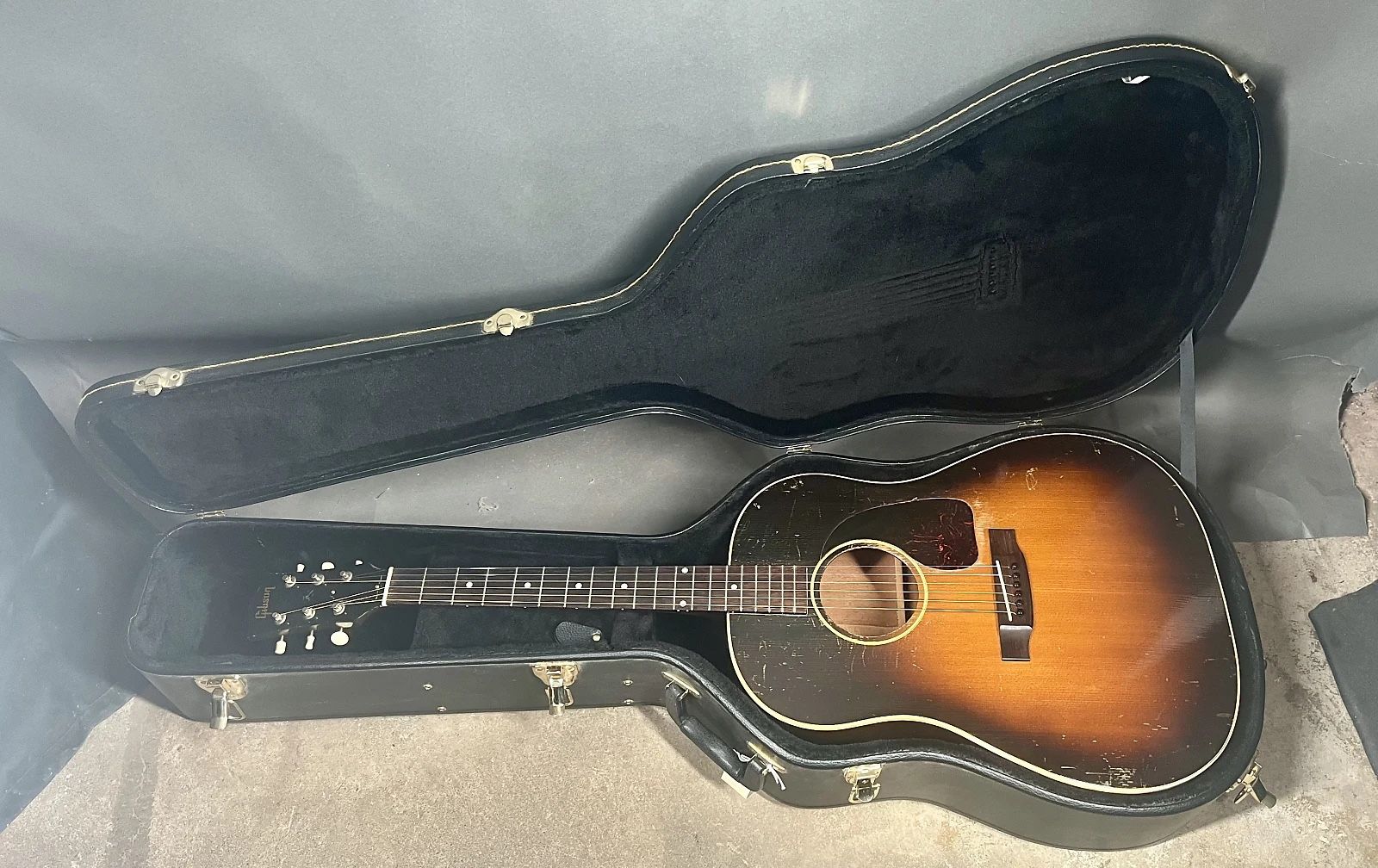 Gibson J-45 *1949* Acoustic Guitar & Hardshell Protective Case