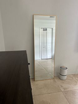 Floor mirror