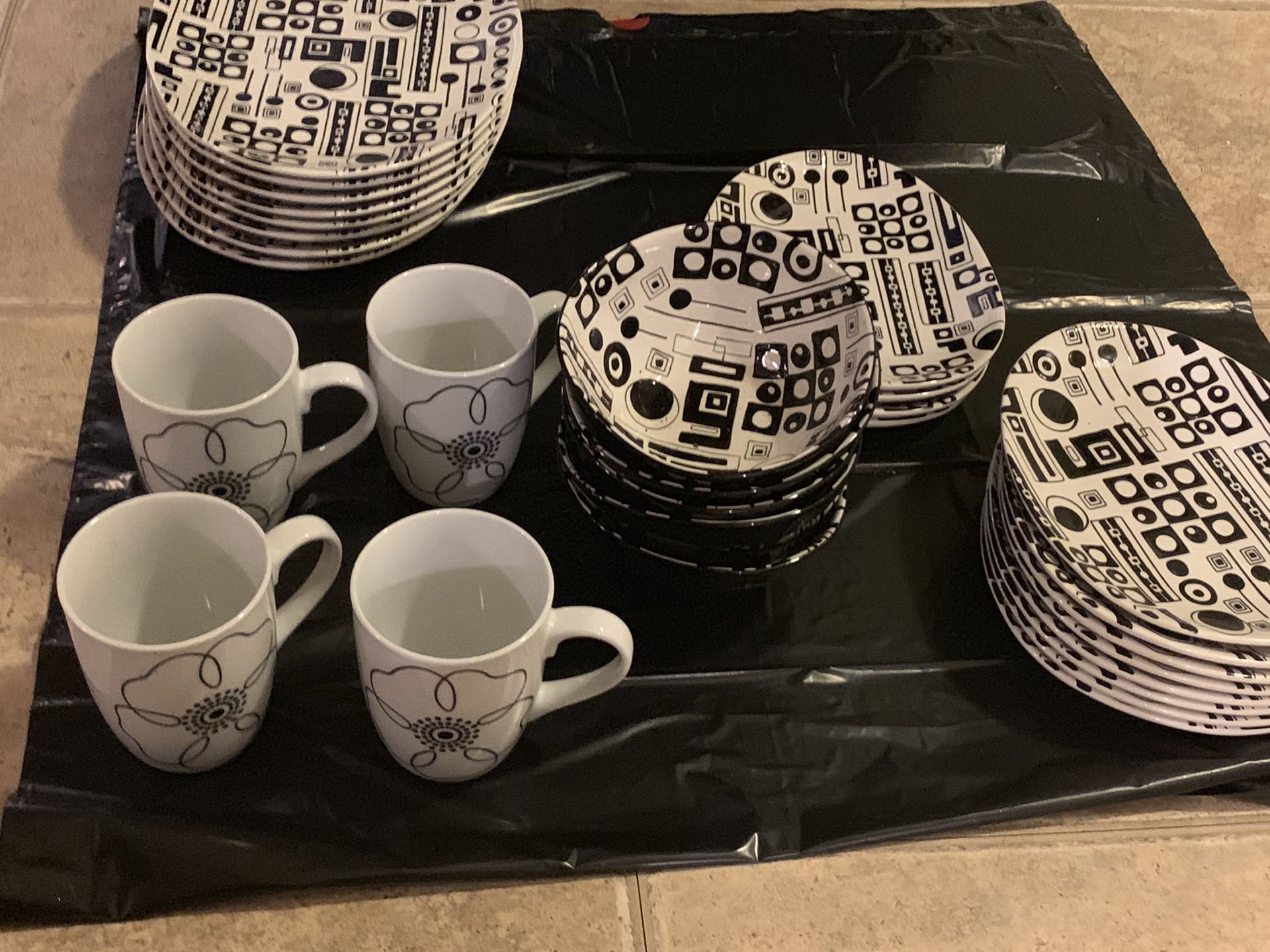 Pier 1 imports plate set