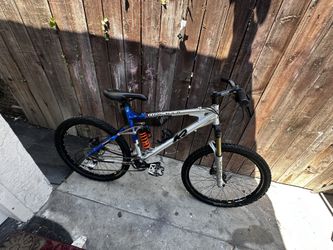 K2 Lithium Enduro Bike With Fox Dhx Rear Shock 210mm And Front Air