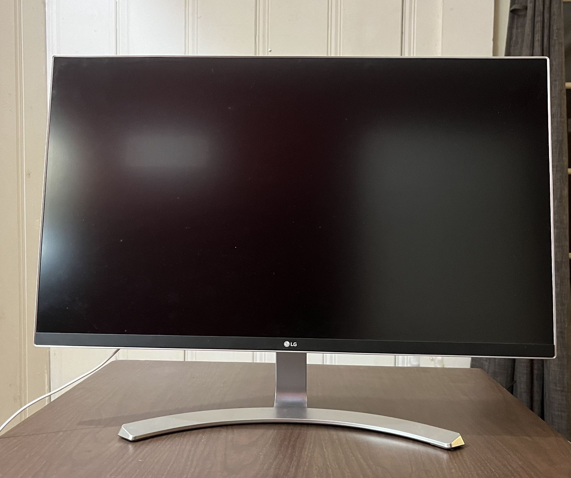 LG 27UD68-W 4K 27” monitor