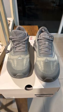 Alo runner shoes
