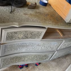 Long Dresser