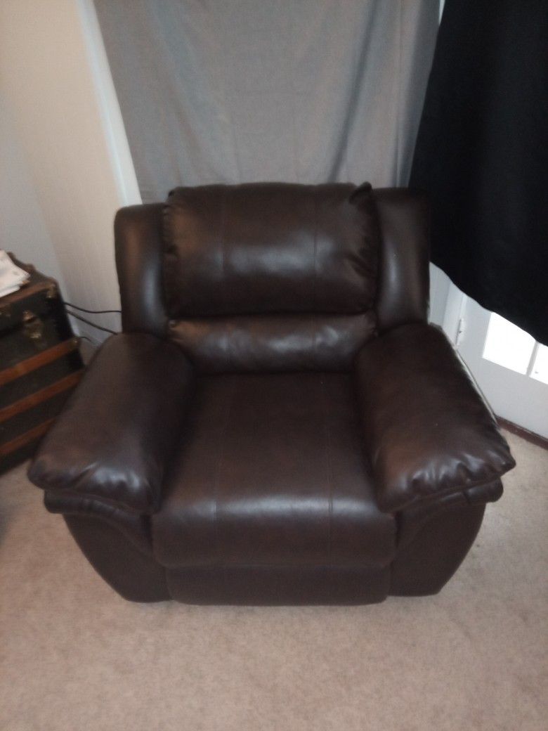 Matching Leather Reclining Couch And Recliner