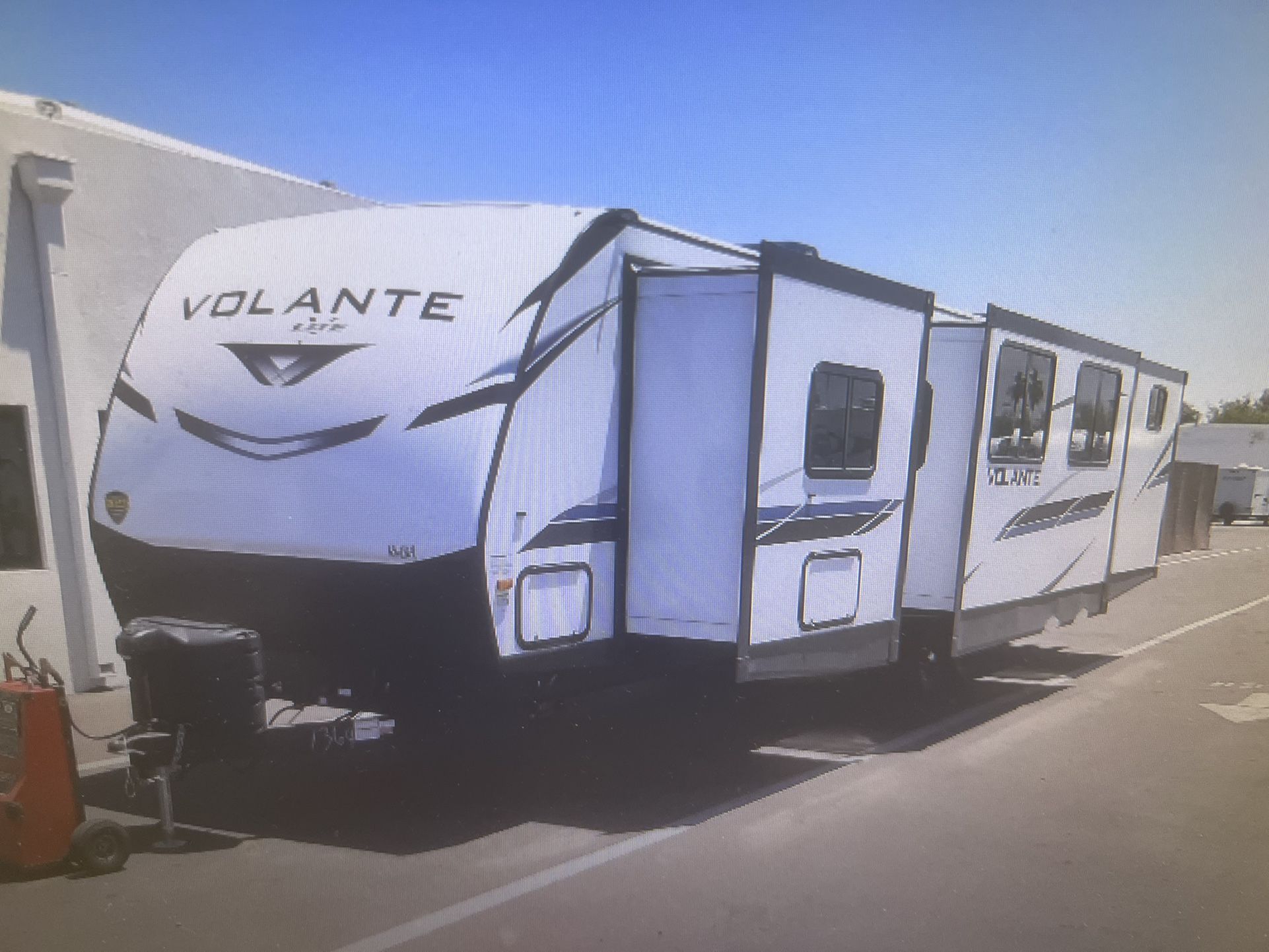 2022 VOLANTE 34BH Bunkhouse