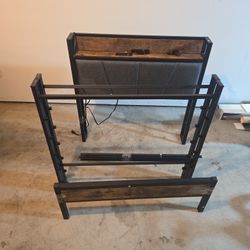 Twin Bed Frame / With Mattress
