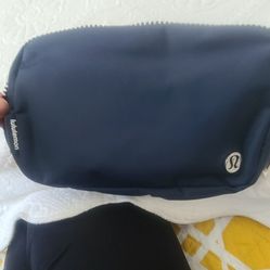 Lululemon Everywhere Belt Bag-NEW