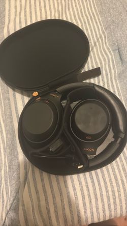 SONY XM4 HEADPHONES