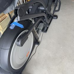 NordicTrack Elite 12.7 Elliptical 