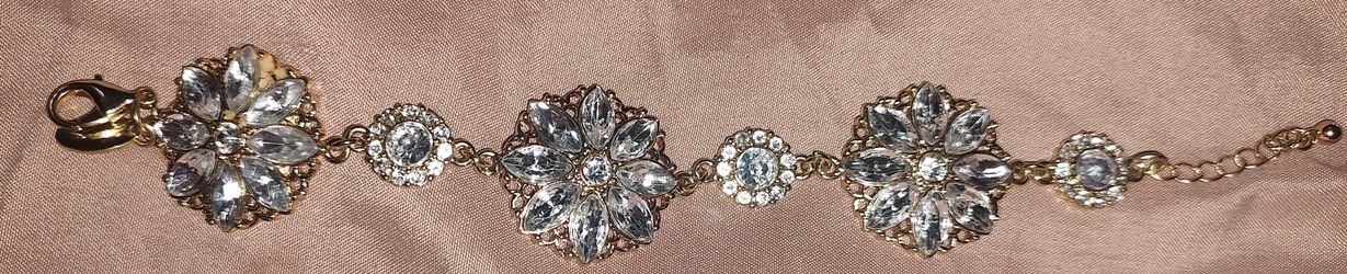 Jewelry Lot Of 10 Items. 9 Pairs Of Earrings And I Bracelet Brand New Without Tags. 