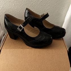 Cute Black Chunky Heels 