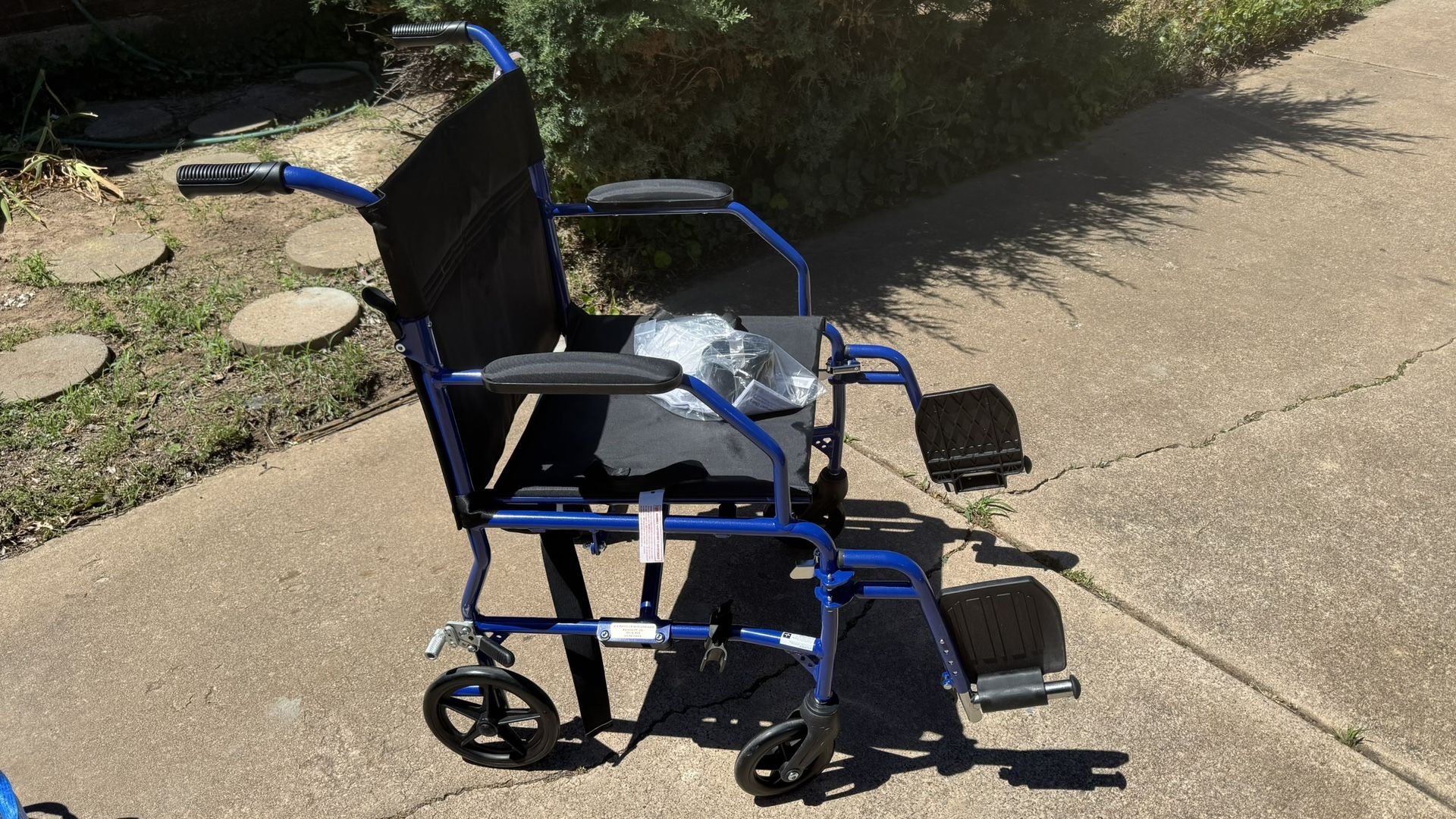Medline ultralight transport chair - 17” Narrow for narrow doorways