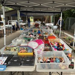 9/6 TODAY!! Huge Multi-Family Sale! Quality items price to sell! See photos! 