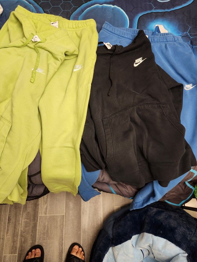 Men's Small Nike Joggers With Hoodie