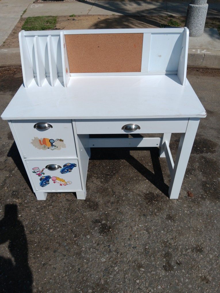 !! Kids Desk
