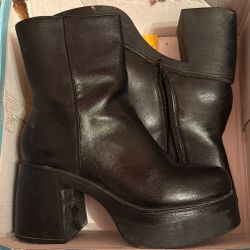 Black Boot 