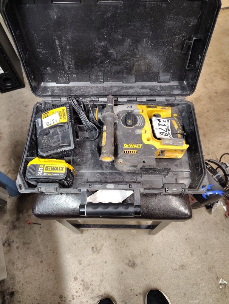 DeWalt Battery Hammer 