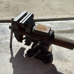 Bench Vise 