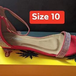 New women’s shoes size 10