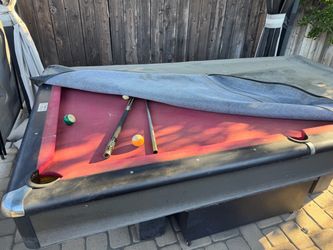 Pool table