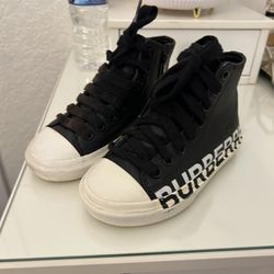 Burberry  kid’s Shoes Size 28