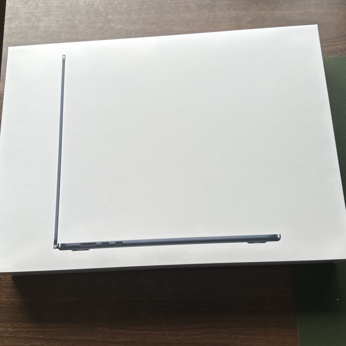 Brand New MacBook Air M3 Chip Starlight Blue 