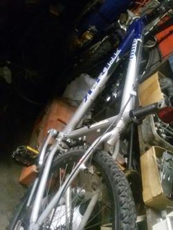Trek 4100 blue and silver