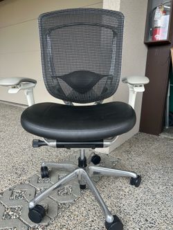 Teknion Nuova Contessa Ergonomic Task Chair – Polished Aluminum, Leather Seat