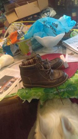 Boys boots size 1