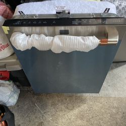 New GE Café™ Smart Stainless Steel Interior Dishwasher 