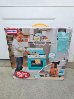 Little Tikes First Retro Oven. New in Box