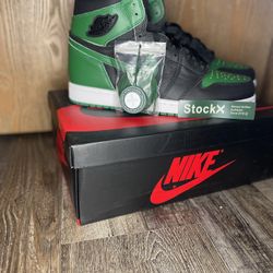 Air Jordan 1 Retro High OG Pine Green 