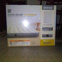  BRAND NEW INTEX QUEEN  AIR MATTRESS 
